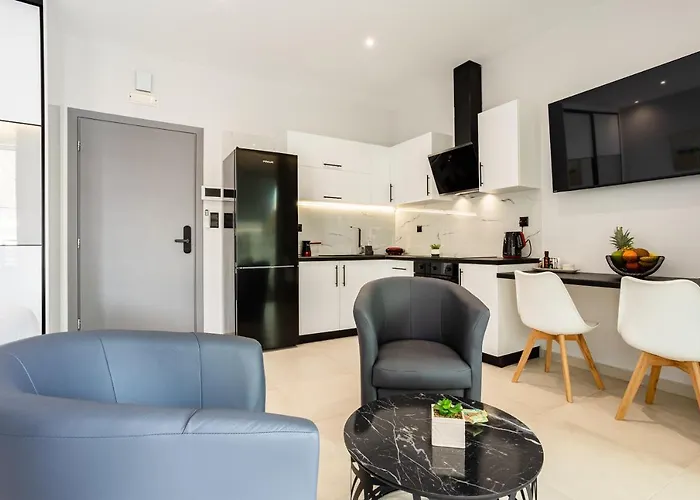 Apartmán Black & White Marina Studio, Getaway *