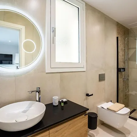 Apartment Black & White Marina Studio, Getaway Kalamata