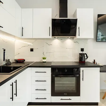 Apartment Black & White Marina Studio, Getaway *