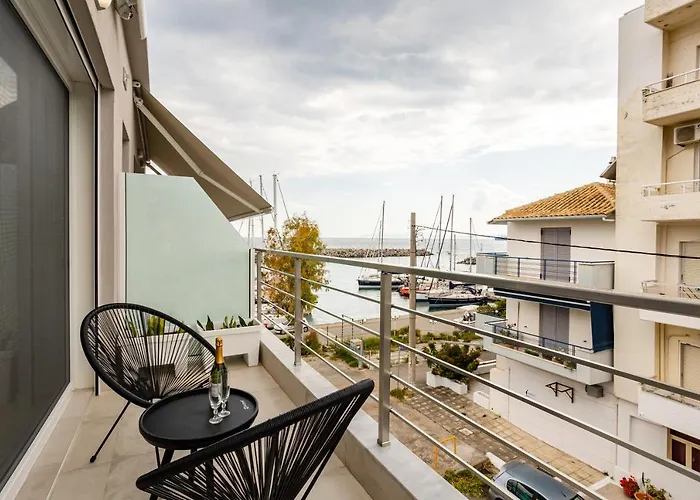 Apartment Black & White Marina Studio, Getaway Kalamata