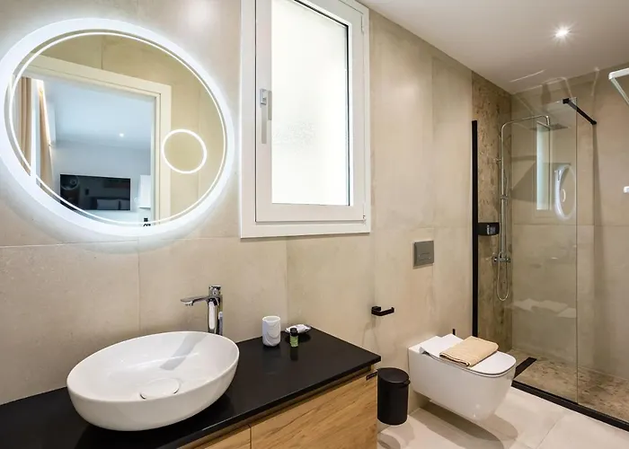 Apartment Black & White Marina Studio, Getaway Kalamata