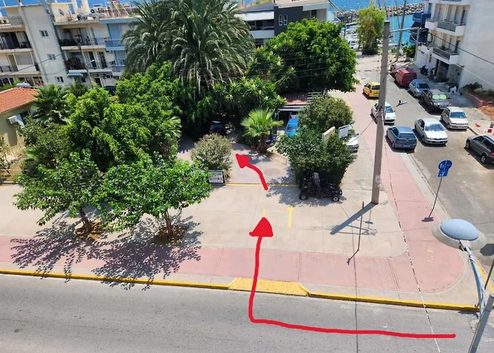 Black & White Marina Studio, Getaway 칼라마타